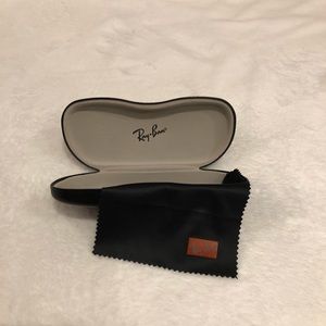 RayBan Clamshell Eyewear Case Black
